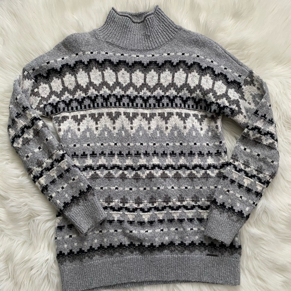 Abercrombie & Fitch Sweater